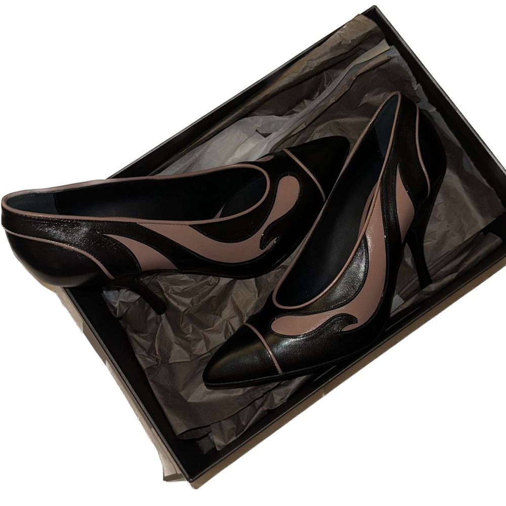 Bottega veneta black/ cream heel *NEW*